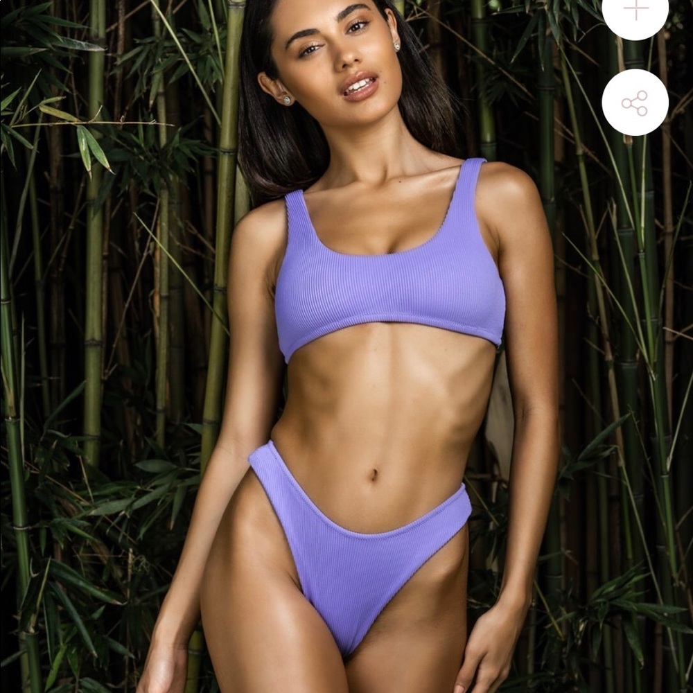 Buffbunny chasing waterfalls top lavender
